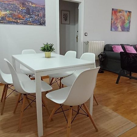 Appartamento Sant Jordi Pisos - Dos De Maig Barcellona Esterno foto